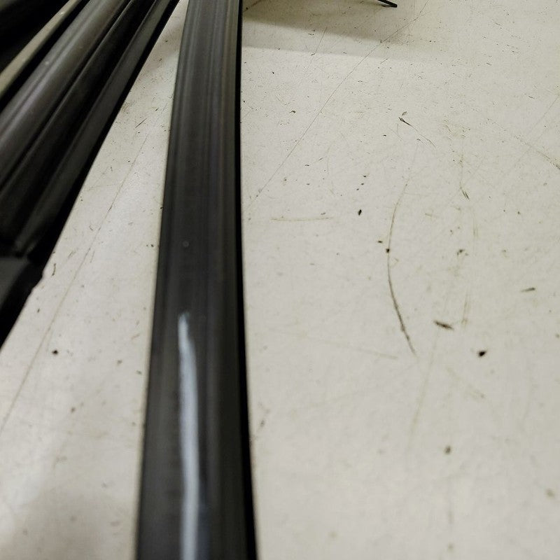 Nissan Versa Door Glass Window Seal Rubber Right Passenger Front  2024