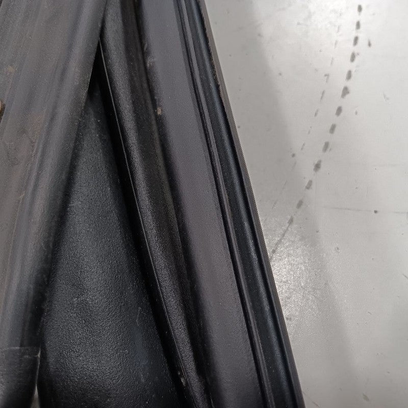 Kia Sportage On Door Seal Rubber Left Driver Rear Back  2022 2021 2020 2019 2018