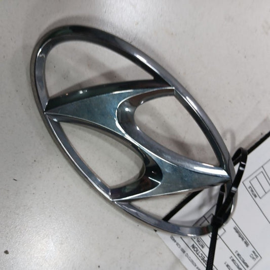 Hyundai Elantra Trunk Lid Logo Emblem Badge Rear Back  2017 2018 2019 2020