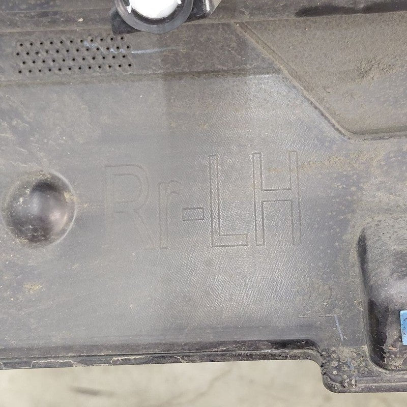 Cadillac CT6 Rocker Panel Trim Cover Molding Skirt Left Drivers  2018 