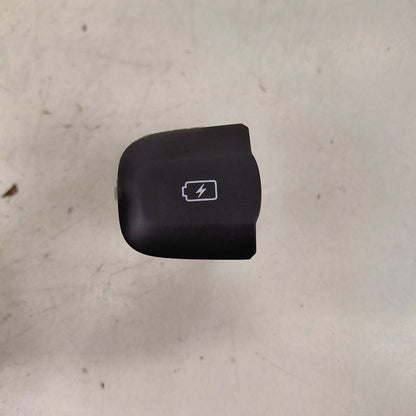 Hyundai Santa Fe USB Charging Port {96125S1000} 2019 2020