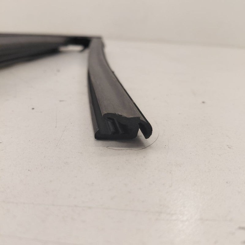 Ford Escape Door Glass Window Seal Rubber Right Passenger Rear Back  2