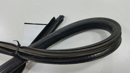 Impala Door Glass Window Seal Rubber Right Passenger Front 2012 2013 2014 2015