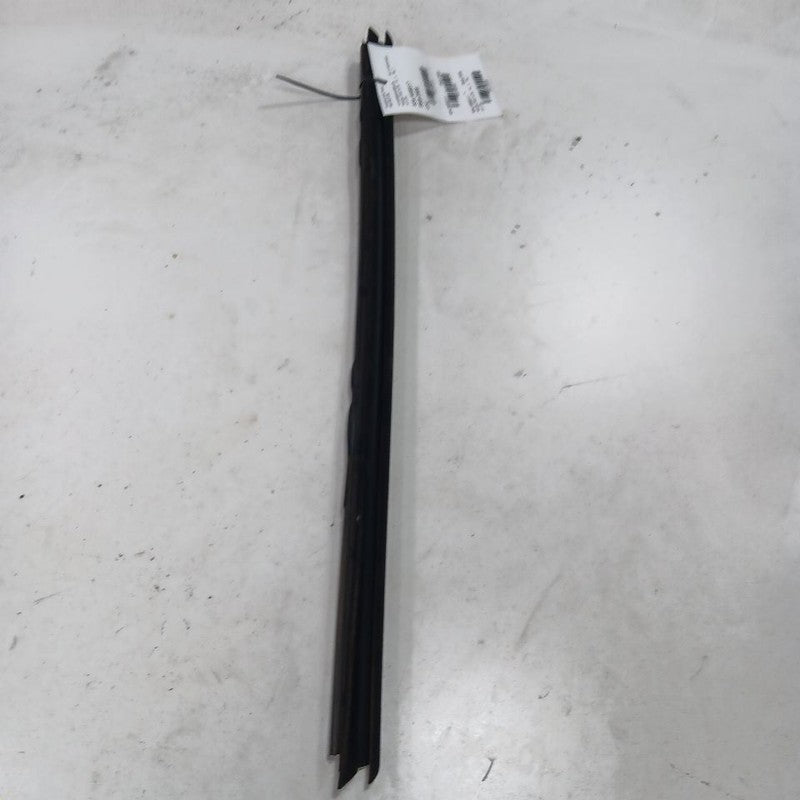 Jeep Cherokee Right Front Weather Strip Interior  2015 2016 2017 OEM