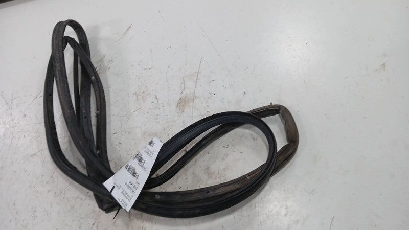 Buick Encore On Door Seal Rubber Right Passenger Rear Back  2013 2014 