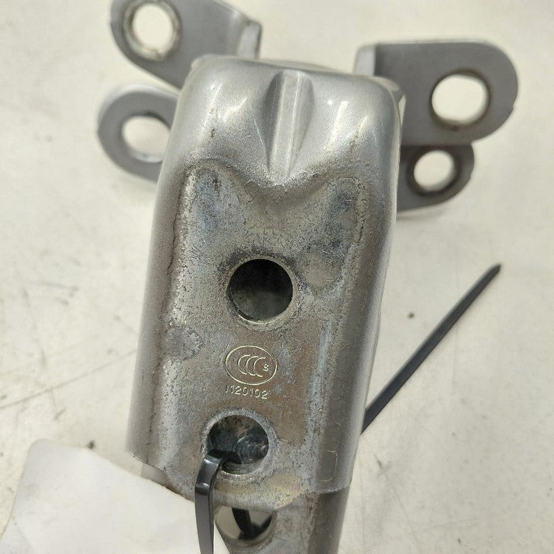 Kia Sorento Door Hinge Set Right Front Passenger  2018 2017 2016