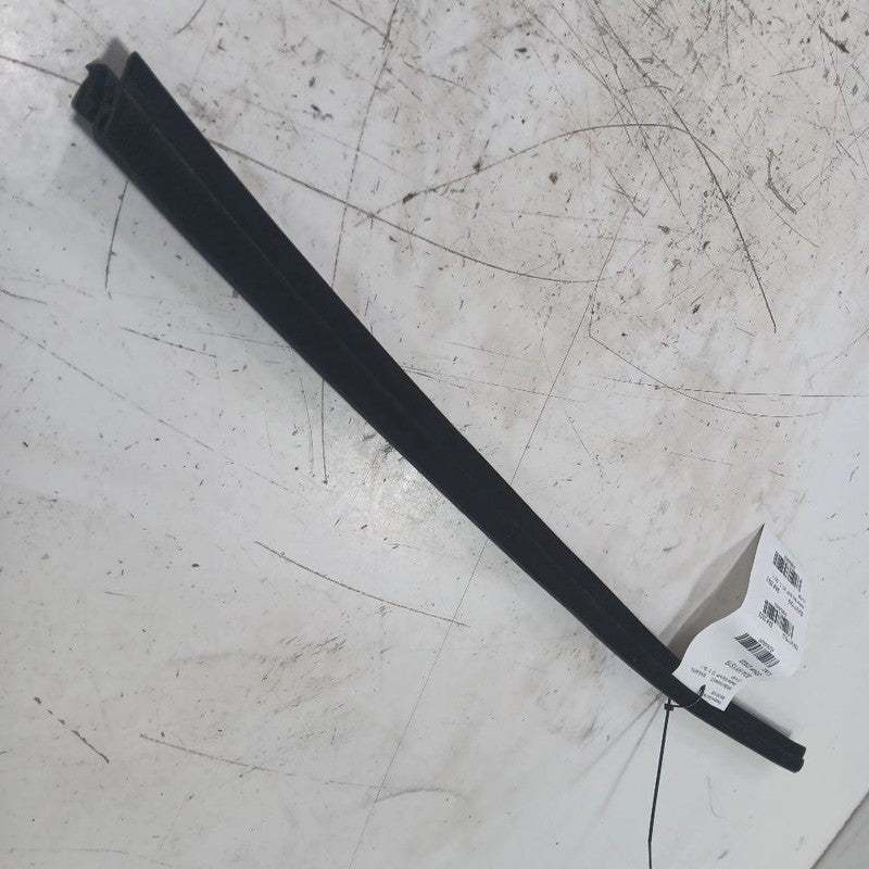 Hyundai Elantra Right Front Weather Strip Interior  2017 2018 2019 2020