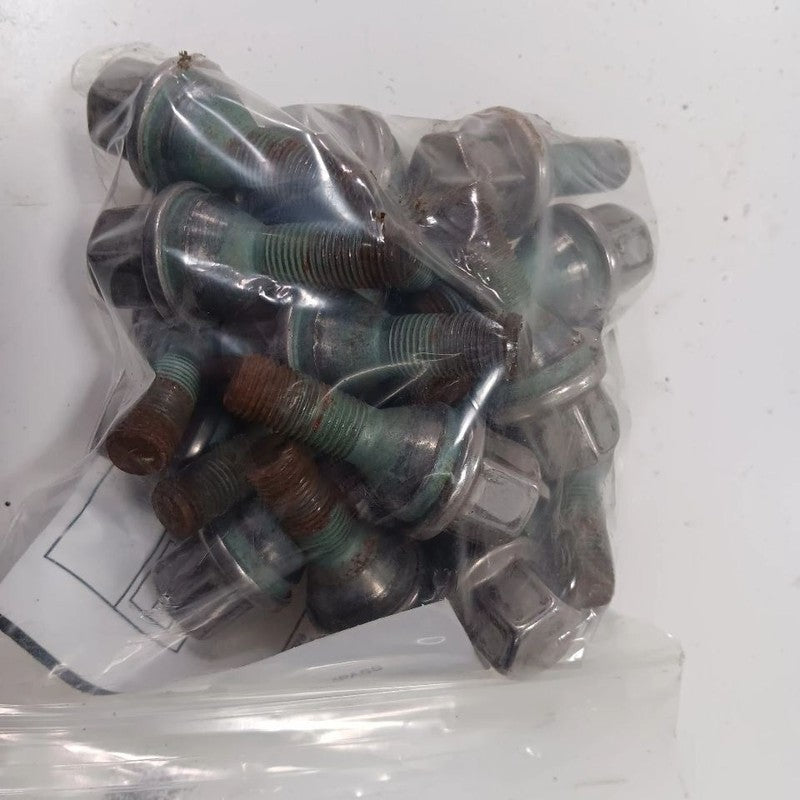 Jeep Compass Lug Nut Set 2017 2018 2019 2020 2021 2022 2023 OEM