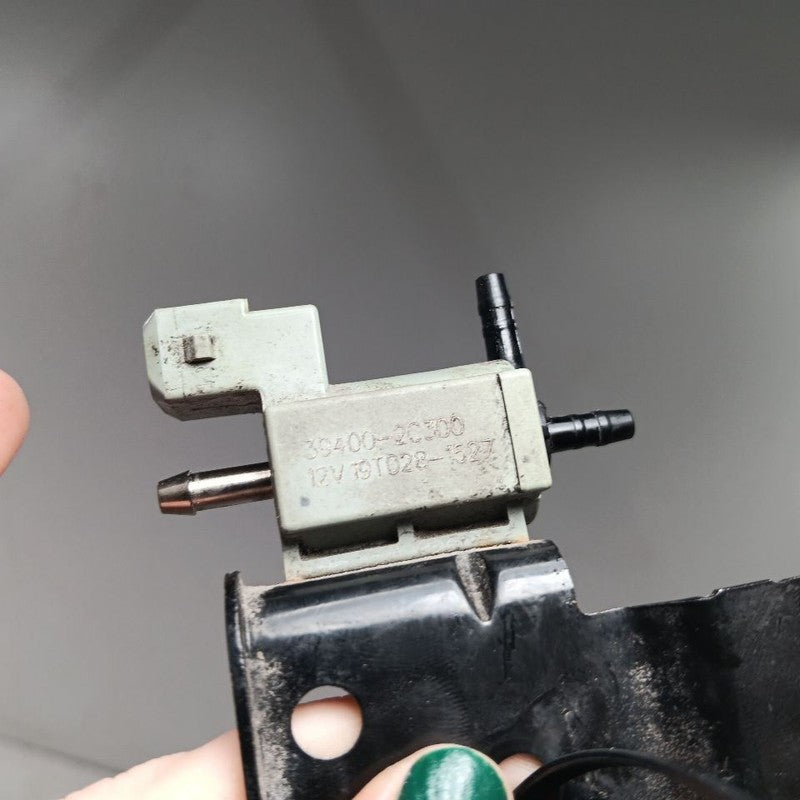 Kia Optima Turbocharger Boost Solenoid {39400-2C300} 2020 2019 2018 2017