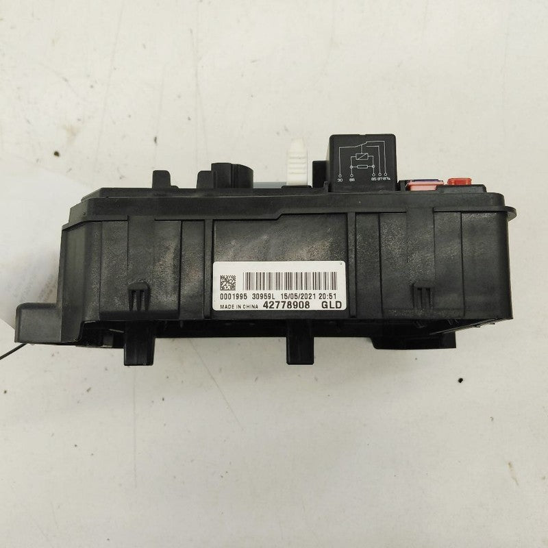 Fuse Box Engine Opt L3T Fits 20-24 Buick Encore GX 853021
