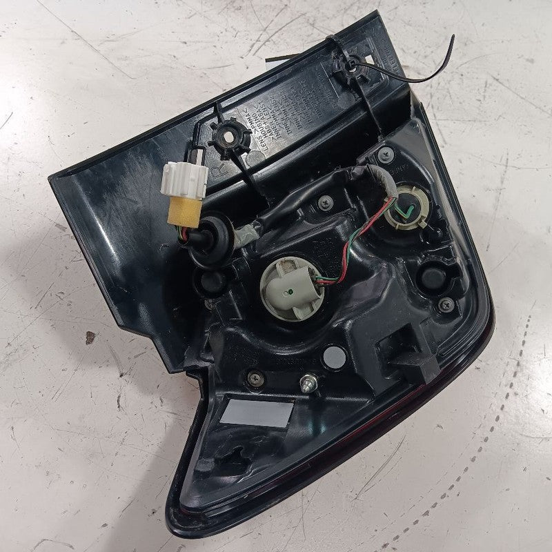 Passenger Right Tail Light Brake Lamp Quarter Panel Mntd 20 Outlander Sport