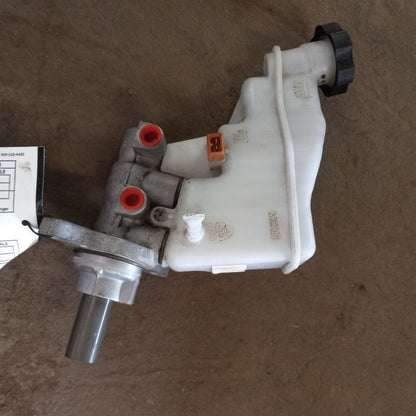 58510A7200 Brake Master Cylinder Fits 14-18 Kia Forte