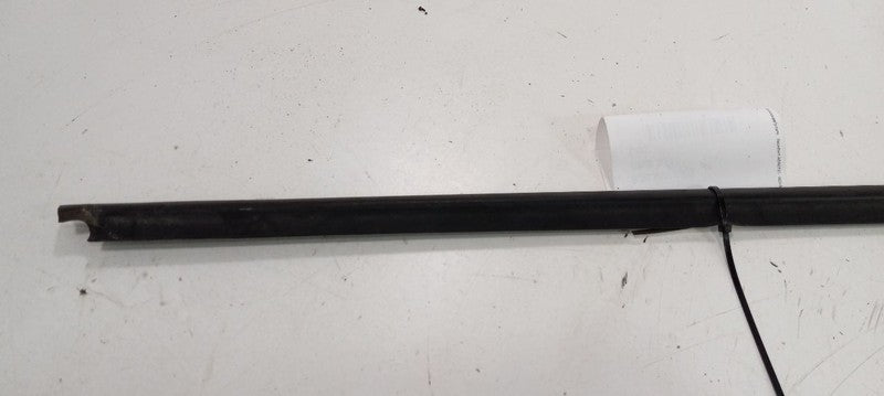 Volkswagen Jetta Door Glass Window Weather Strip Trim Front Right Pass