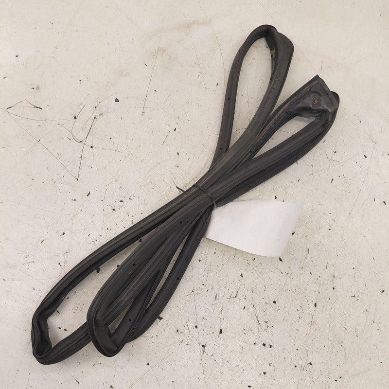 Chevy Trax On Door Seal Rubber Left Driver Front  2022 2021