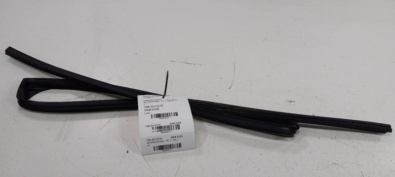 Subaru Legacy Door Glass Window Seal Rubber Right Passenger Rear Back 