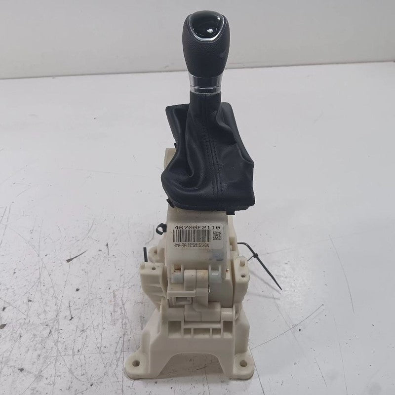 Hyundai Elantra Transmission Gear Shifter  2017 2018 2019 2020