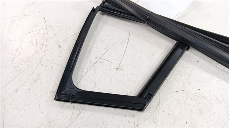 Kia Forte Door Glass Window Seal Rubber Left Rear Back 2016 2015 2014