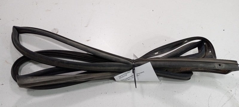 Kia Forte On Door Seal Rubber Right Passenger Rear Back 2010 2011 2012