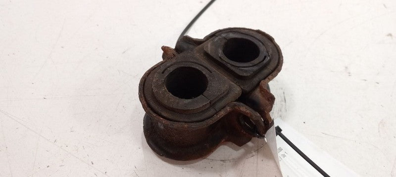 Lexus GS350 Sway Bar Bushing Mounting Bracket 2007 2008 2009 OEM