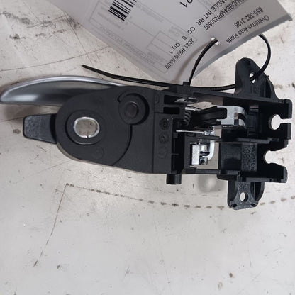 Jeep Renegade Door Handle Right Passenger Rear Interior Inside 2023 20