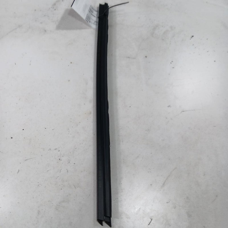 Jeep Cherokee Right Front Weather Strip Interior  2015 2016 2017 OEM
