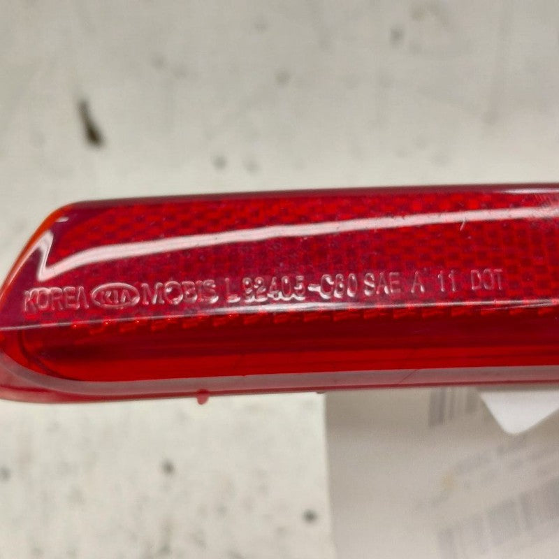 Kia Sorento Left Rear Side Marker Reflector  2018 2017 2016