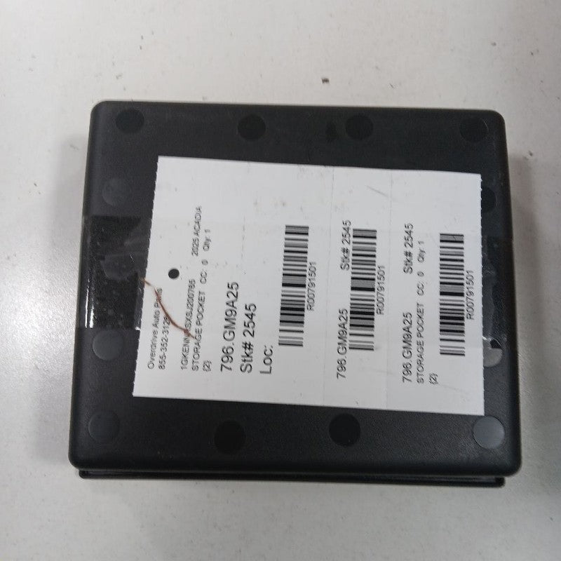 2025 GMC Acadia Storage Pocket 