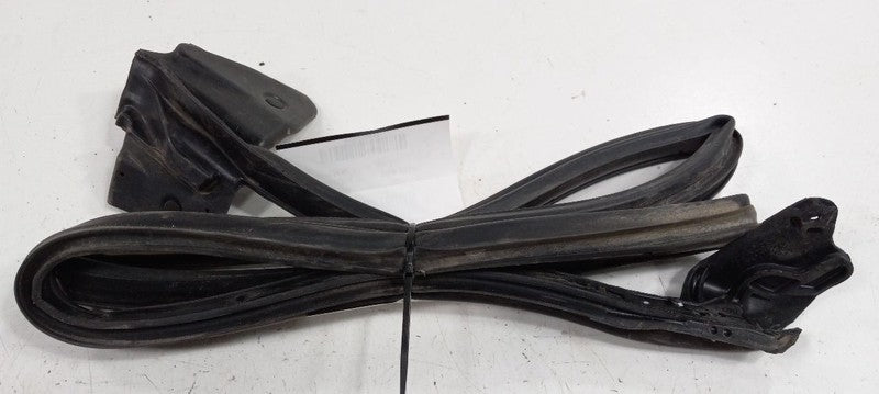 Subaru Legacy On Door Seal Rubber Right Passenger Front 2009 2008 2007