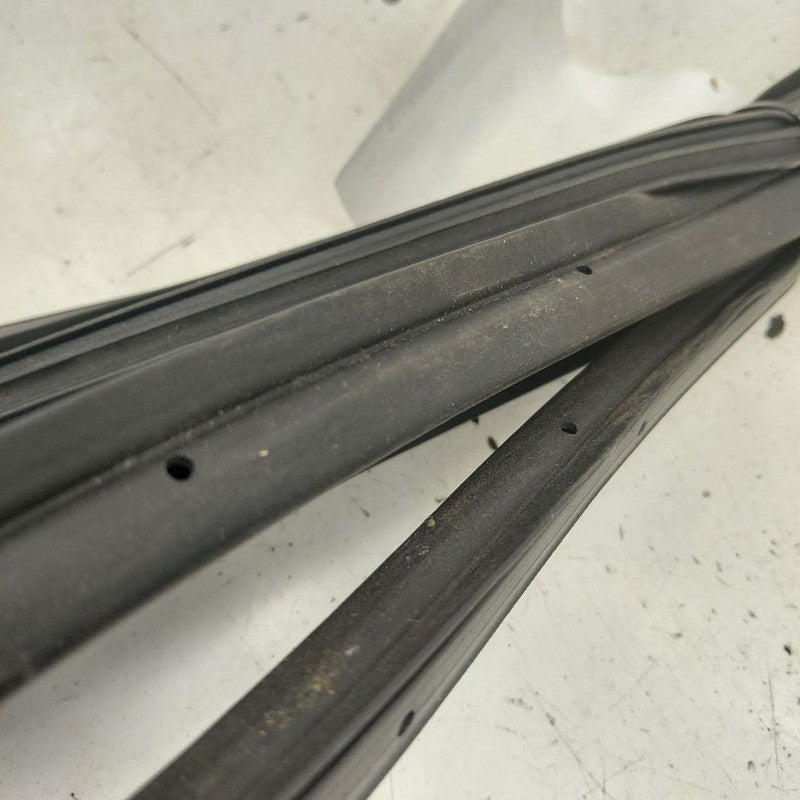 Chevy Trax On Door Seal Rubber Left Driver Front  2025 2024
