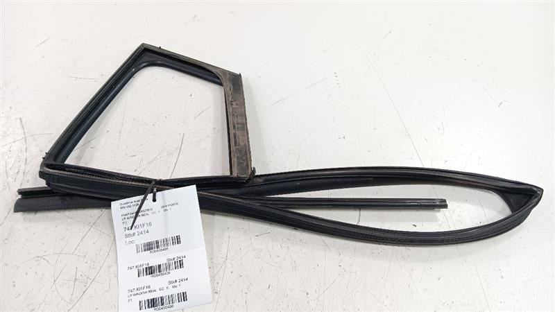 Kia Forte Door Glass Window Seal Rubber Left Rear Back 2016 2015 2014 