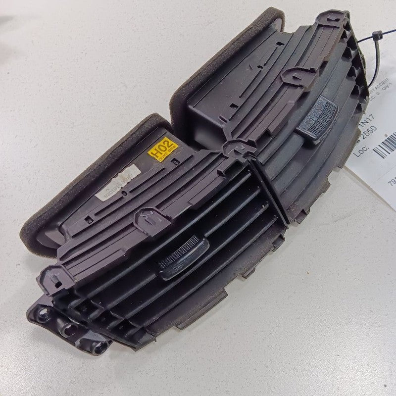 Hyundai Accent Dash Air Vent Center Middle  2017 2016 2015 2014 2013 2012