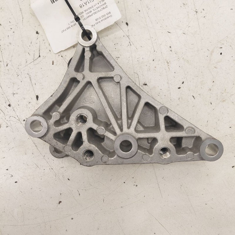 2018 Fiat 500 X 2.4 Model Driver Left Engine Mount Bracket