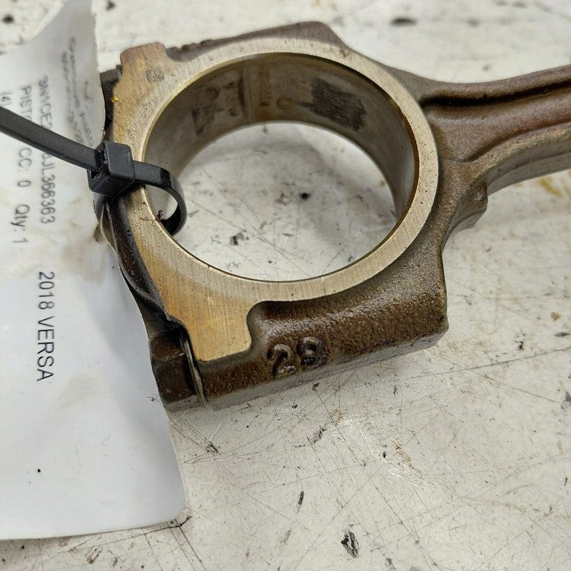 Nissan Versa Note Single Piston With Connecting Rod   1.6 2019 2018 20
