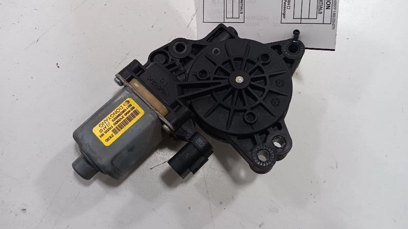 824602V000 Passenger Right Power Window Motor Front Fits 12-17 VELOSTER