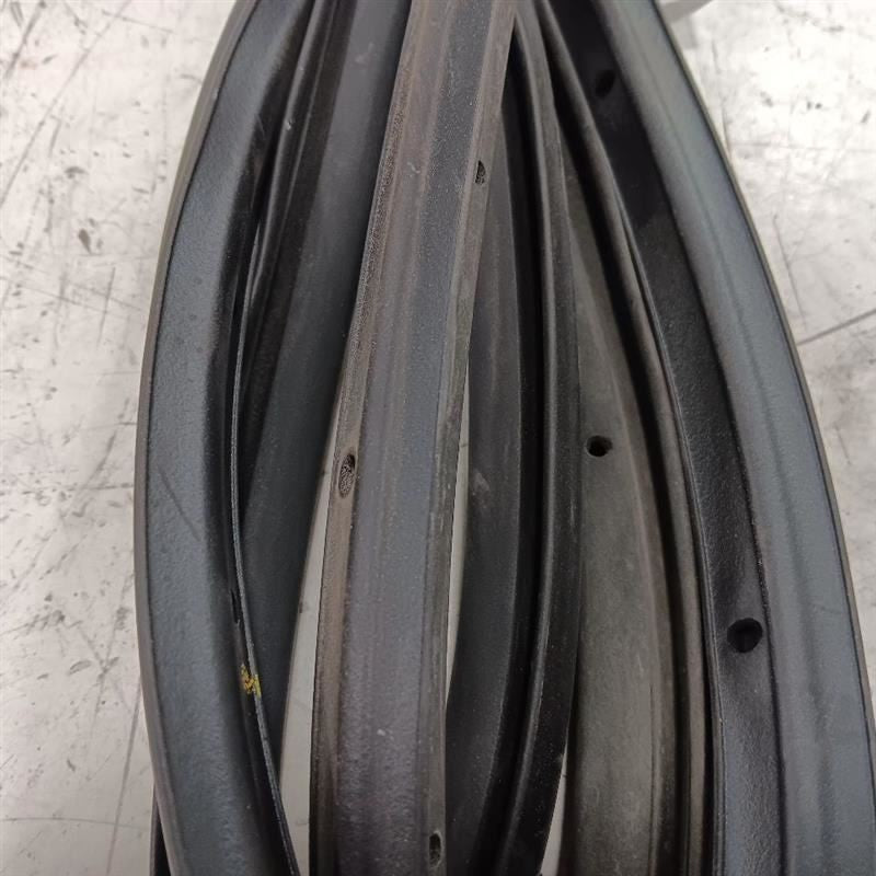 Jeep Renegade On Door Seal Rubber Left Rear Back  2015 2016 2017 2018
