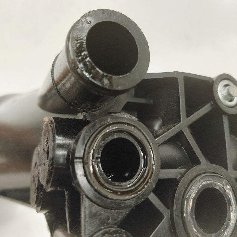 Chrysler 300 Engine Oil Filter Adapter Bracket Housing Mount  2017 201