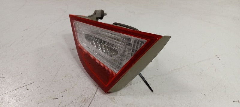 924033Q000 Passenger Right Tail Light Brake VIN B 8th Digit Lid Mounted Fits 11-14 SONATA