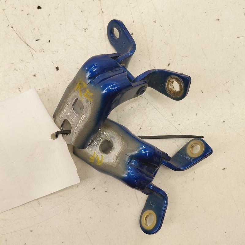Chevy Volt Door Hinge Set Right Front Passenger  2016 2017 2018 2019