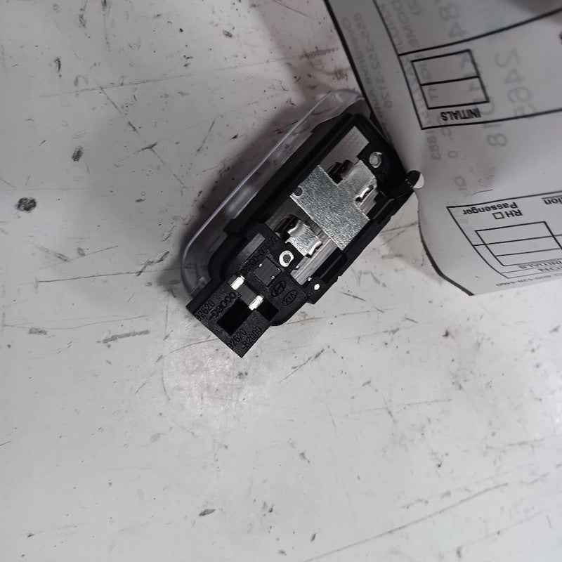 Kia Soul Dome Light Roof Lamp  2017 2018 2019 OEM