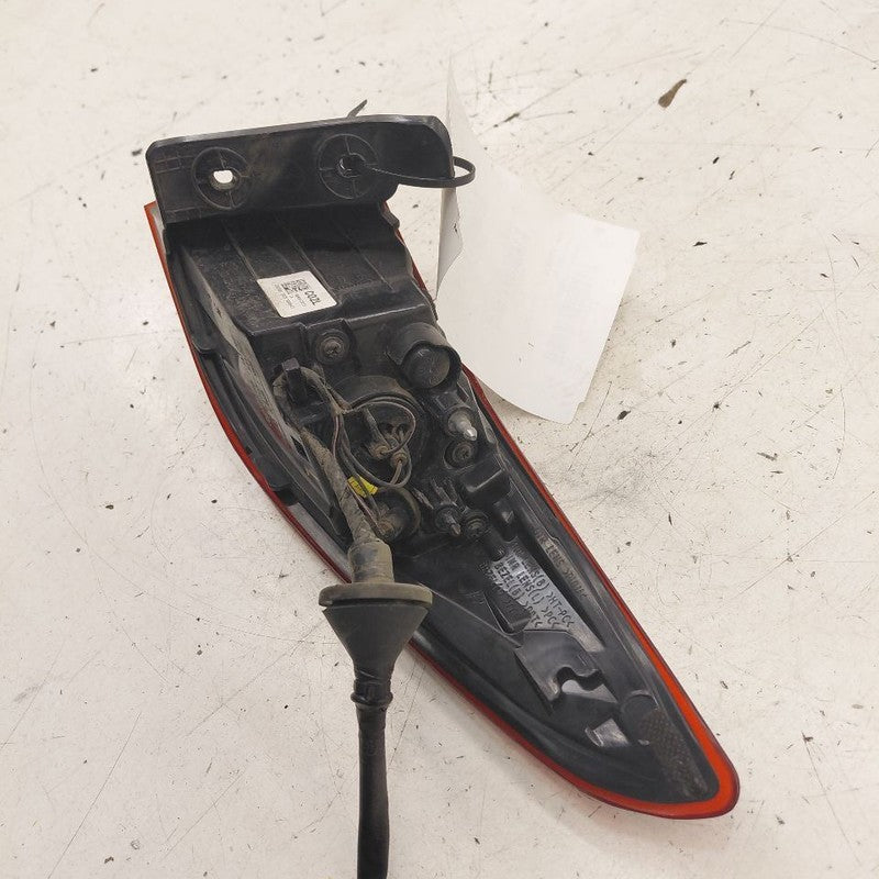 Driver Left Rear Tail Light Brake Lamp Incandescent Fits 18-21 Hyundai