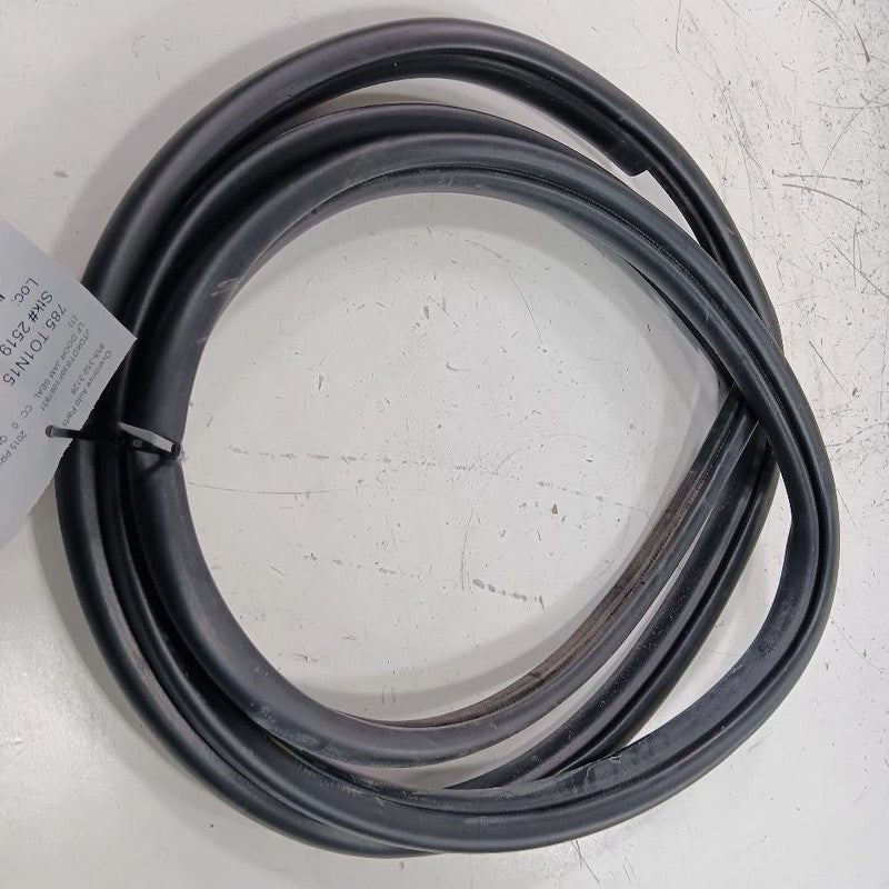 Toyota Prius C On Body Door Jamb Seal Gasket Front Left Driver  2017 2