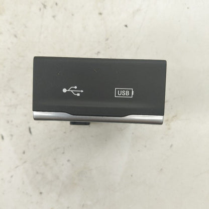 Jeep Cherokee USB Plug In Hub Port  2019 2020 2021