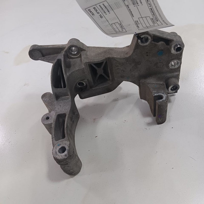 Kia Sorento Accessory Mount Bracket  2.4 2018 2017 2016