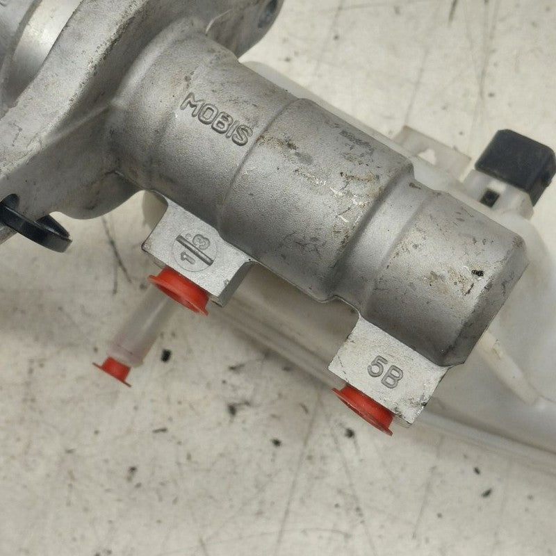 Brake Master Cylinder Fits 12-17 Hyundai Veloster