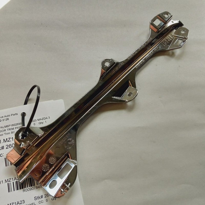 Mazda 3 Passenger Right Front Door Trim {BCJM68D4X} 2023 2022 2021