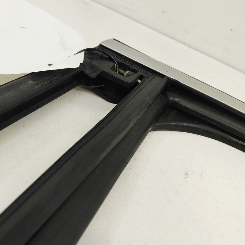 Ford Escape Door Glass Window Seal Rubber Left Driver Rear Back  2022 