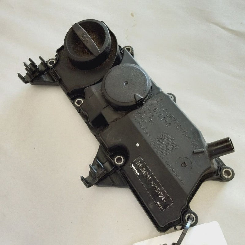 Volvo S60 Engine Cylinder Head Valve Cover Oil Trap {31670210} 2018 20