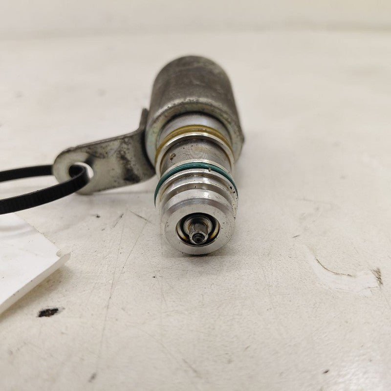 Cadillac CT6 Variable Timing Gear Oil Control Valve Solenoid Cylinder 