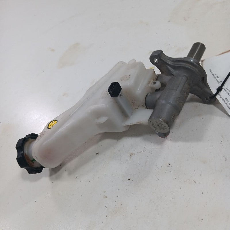 58510C6800 Brake Master Cylinder Fits 16-20 Kia Sorento