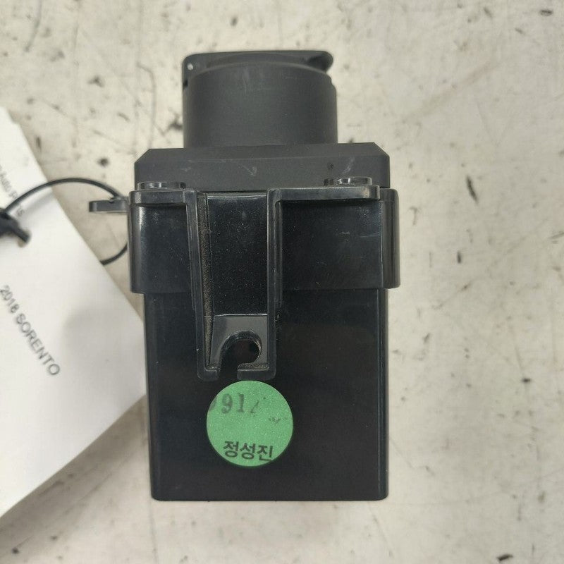 Kia Sorento USB Plug In Hub Port  2018 2017 2016